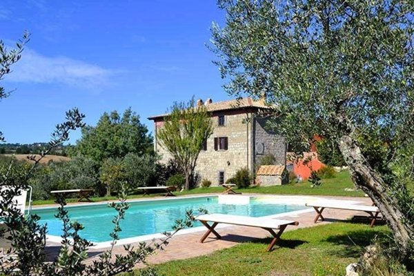 casa indipendente in vendita a Montefiascone