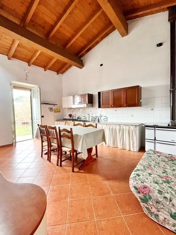 casa indipendente in vendita a Montefiascone