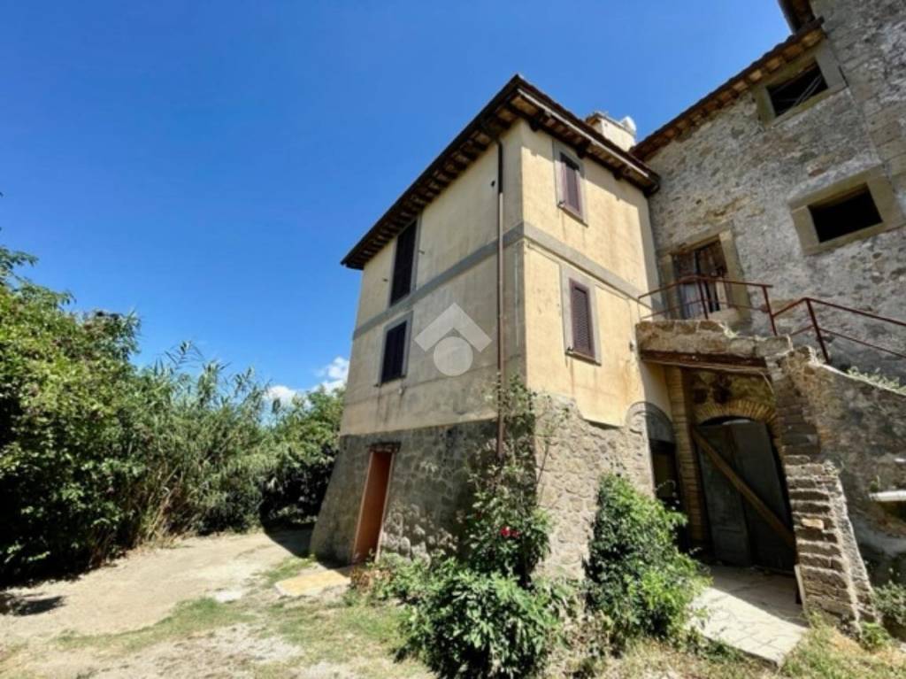 casa indipendente in vendita a Montefiascone