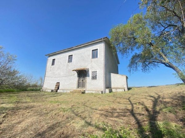 casa indipendente in vendita a Montefiascone