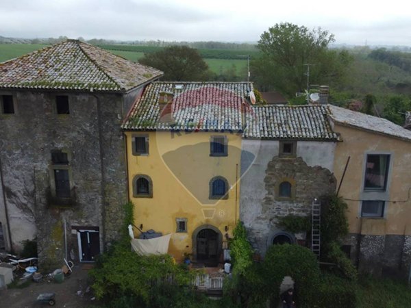 casa indipendente in vendita a Montefiascone