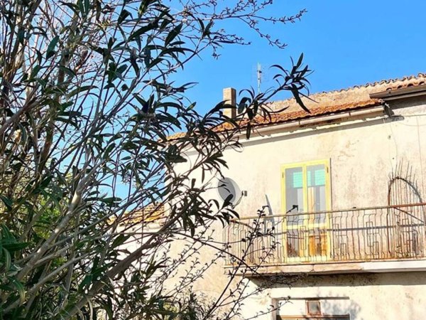 casa indipendente in vendita a Montefiascone