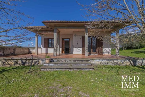 casa indipendente in vendita a Montefiascone
