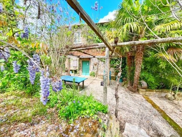 casa indipendente in vendita a Montefiascone
