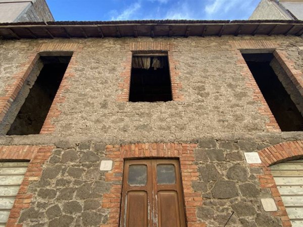 casa indipendente in vendita a Montefiascone