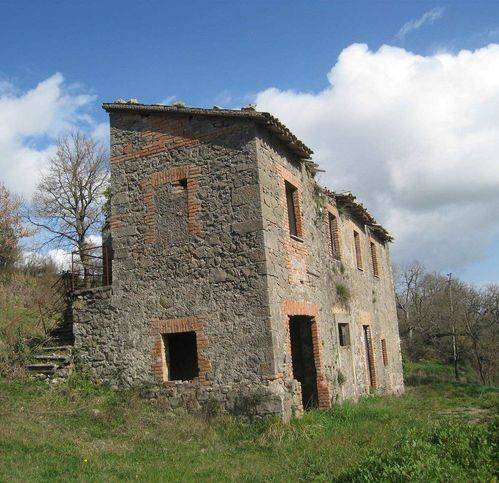 casa indipendente in vendita a Montefiascone