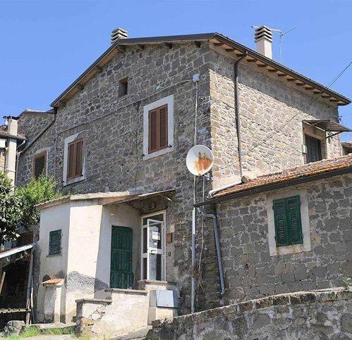 casa indipendente in vendita a Montefiascone