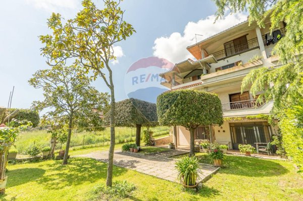 casa indipendente in vendita a Montefiascone
