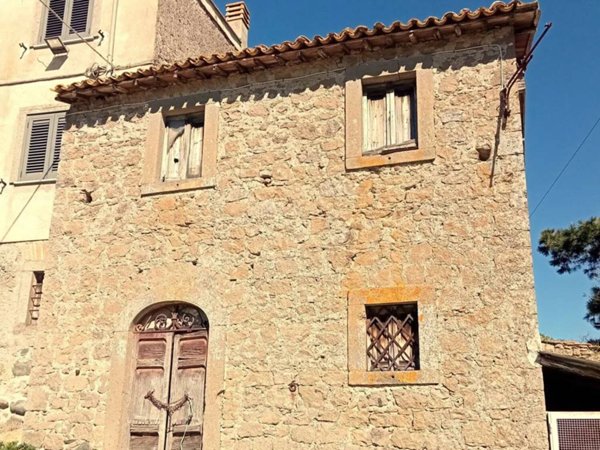 casa indipendente in vendita a Montefiascone