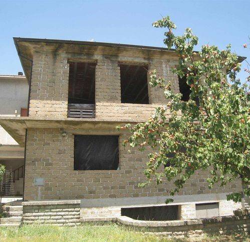 casa indipendente in vendita a Montefiascone
