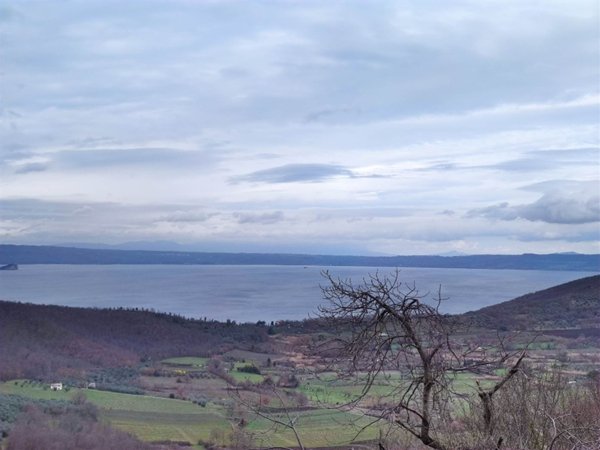 casa indipendente in vendita a Montefiascone