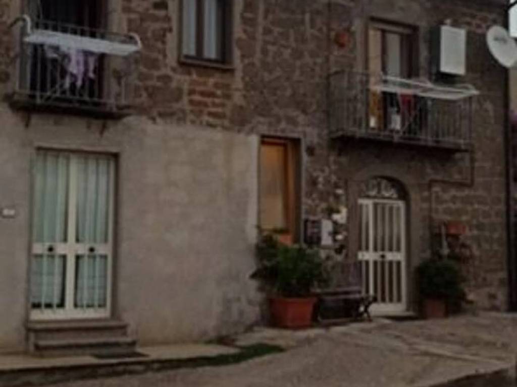 casa indipendente in vendita a Montefiascone