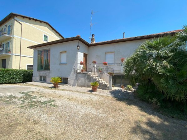 casa indipendente in vendita a Montefiascone