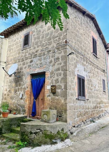 casa indipendente in vendita a Montefiascone