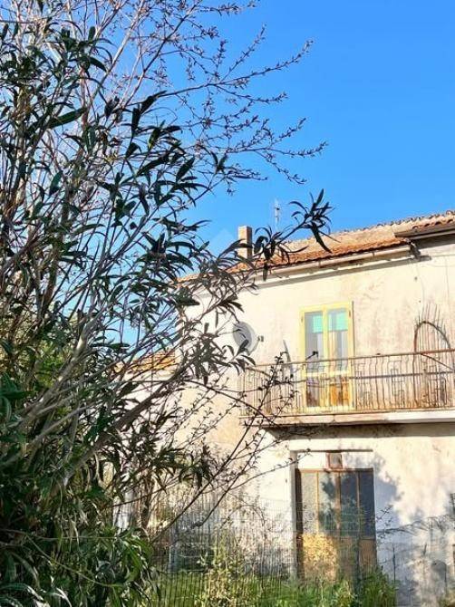 casa indipendente in vendita a Montefiascone