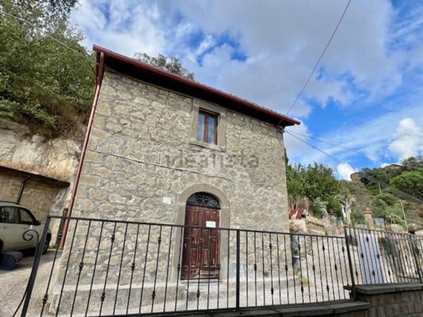 quadrivano in vendita a Montefiascone in zona Le Coste