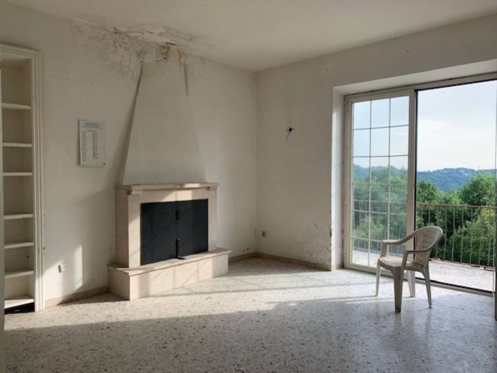 casa indipendente in vendita a Montefiascone
