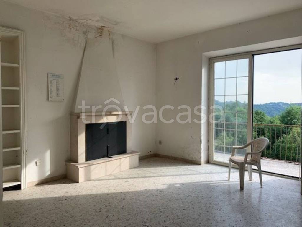 casa indipendente in vendita a Montefiascone