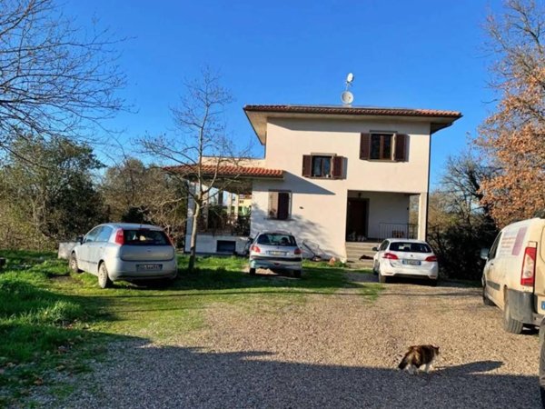 casa indipendente in vendita a Montefiascone