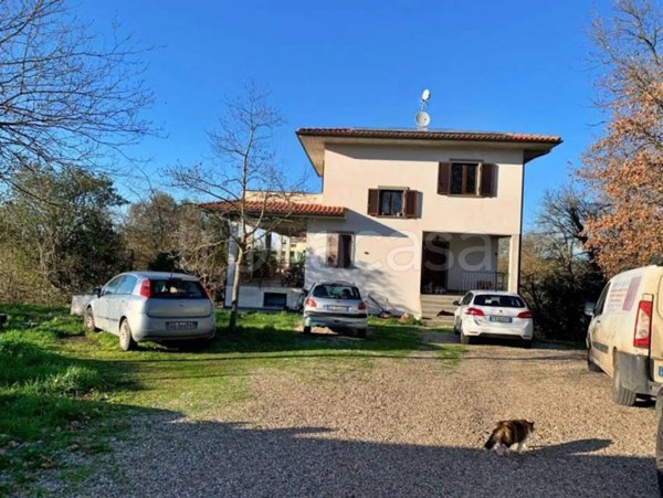 casa indipendente in vendita a Montefiascone