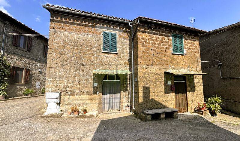 casa indipendente in vendita a Montefiascone