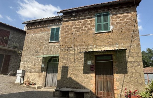 casa indipendente in vendita a Montefiascone