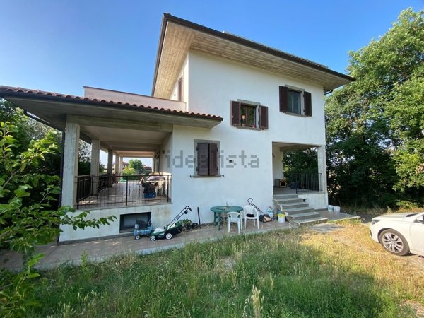 casa indipendente in vendita a Montefiascone