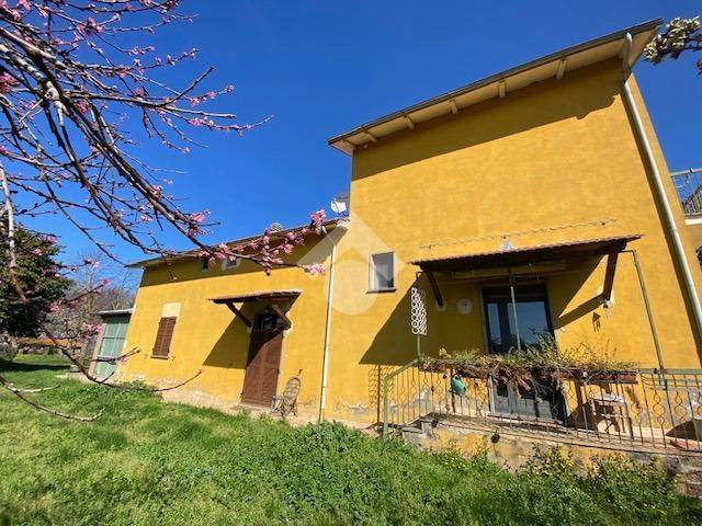 casa indipendente in vendita a Montefiascone
