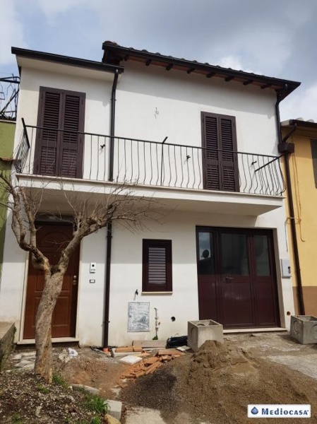 casa indipendente in vendita a Montefiascone