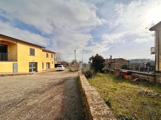 casa indipendente in vendita a Montefiascone
