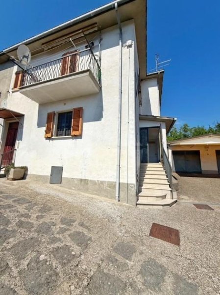 casa indipendente in vendita a Montefiascone