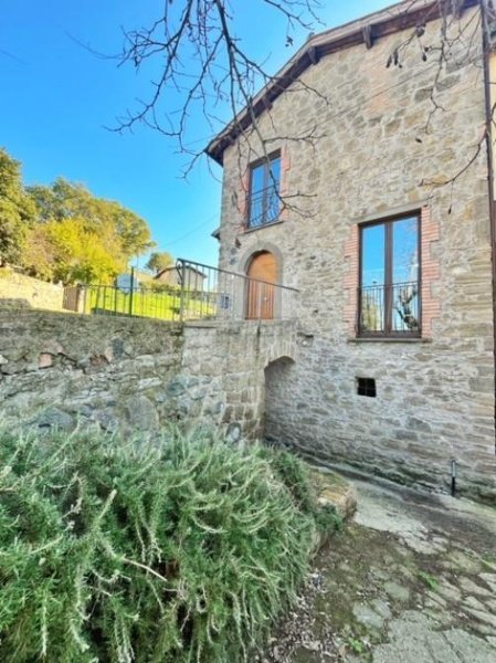 casale in vendita a Montefiascone in zona Le Coste