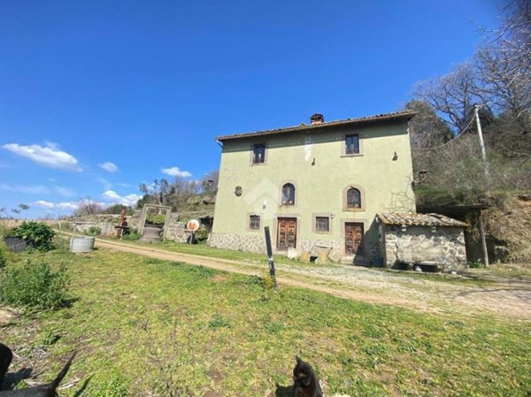 casa indipendente in vendita a Montefiascone