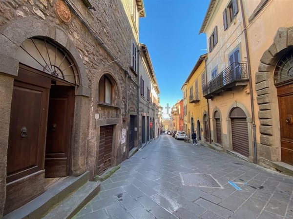 casa indipendente in vendita a Montefiascone