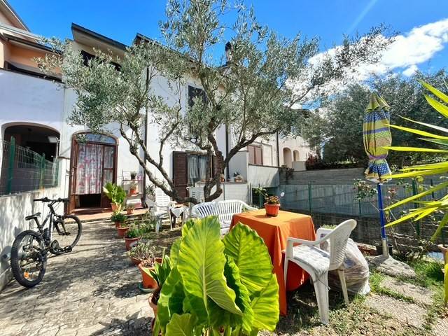 casa indipendente in vendita a Montefiascone