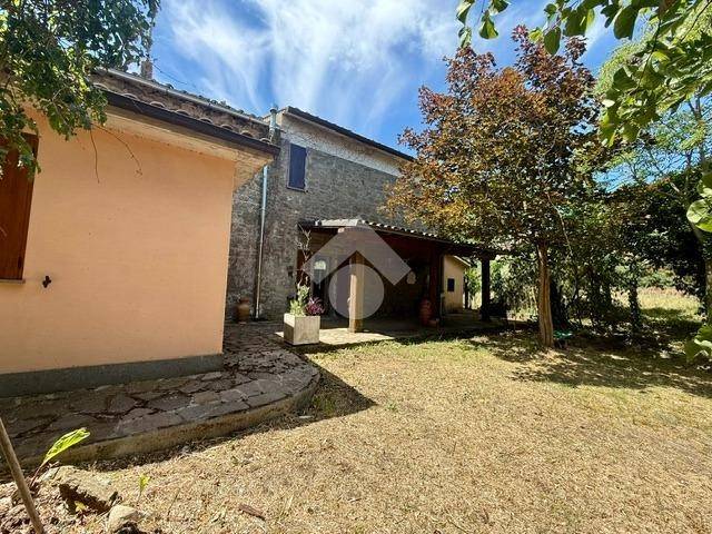 casa indipendente in vendita a Montefiascone