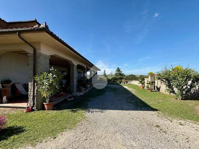 casa indipendente in vendita a Montefiascone