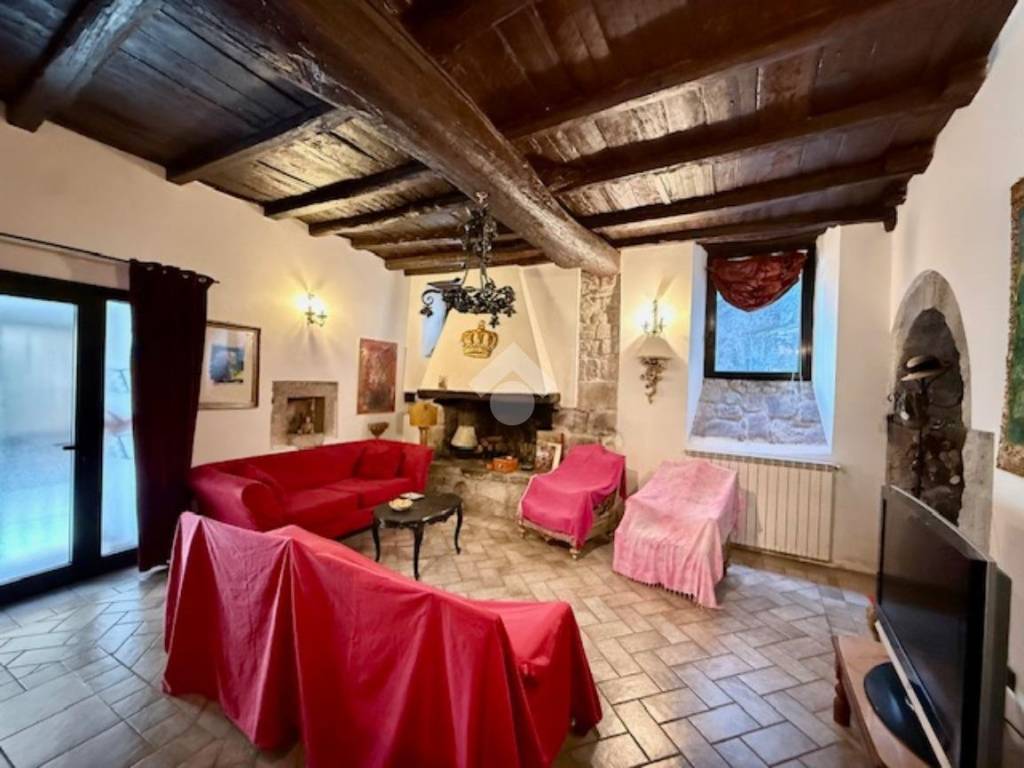 casa indipendente in vendita a Montefiascone