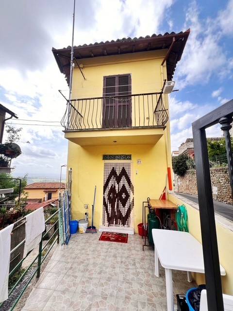 casa indipendente in vendita a Montefiascone