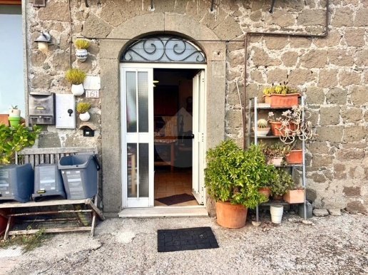 casa indipendente in vendita a Montefiascone