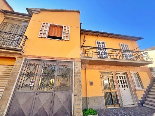 casa indipendente in vendita a Montefiascone