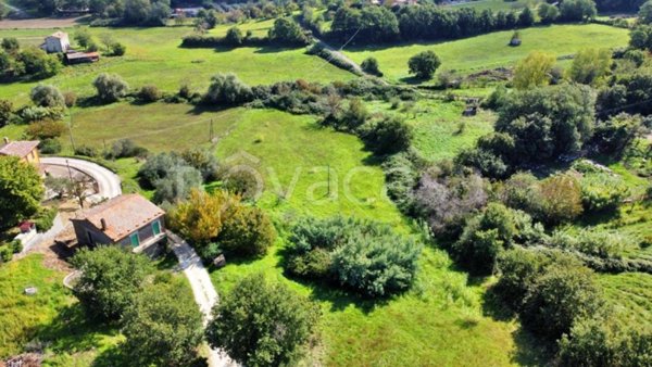 casa indipendente in vendita a Montefiascone