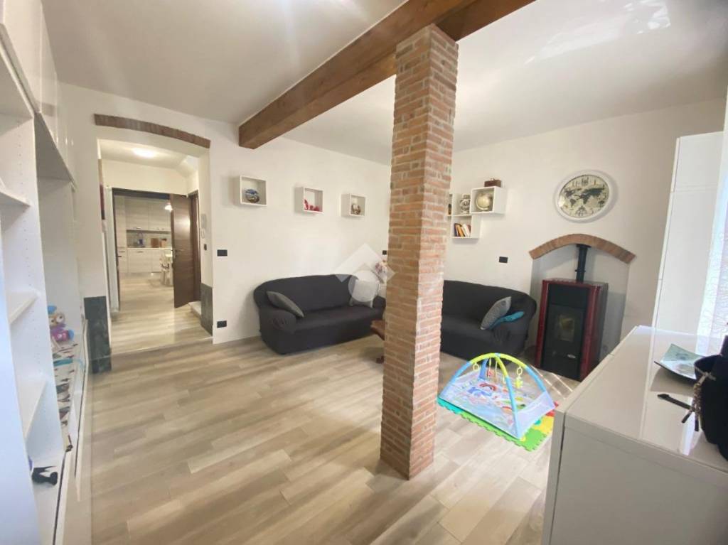 casa indipendente in vendita a Montefiascone