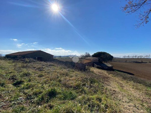 casa indipendente in vendita a Montefiascone