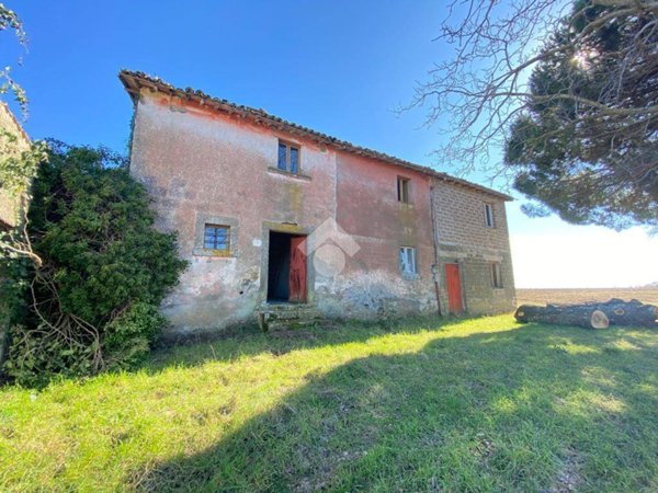 casa indipendente in vendita a Montefiascone