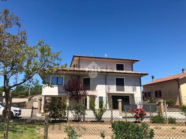 casa indipendente in vendita a Montefiascone in zona Capobianco