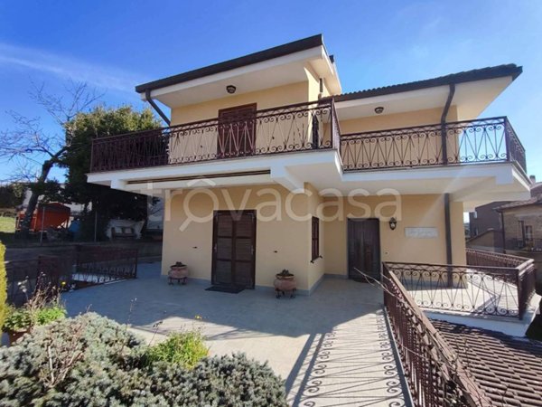 casa indipendente in vendita a Montefiascone in zona Le Coste