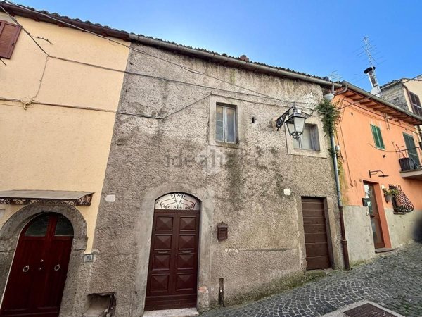 casa indipendente in vendita a Montefiascone