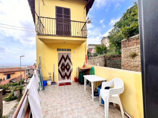 casa indipendente in vendita a Montefiascone