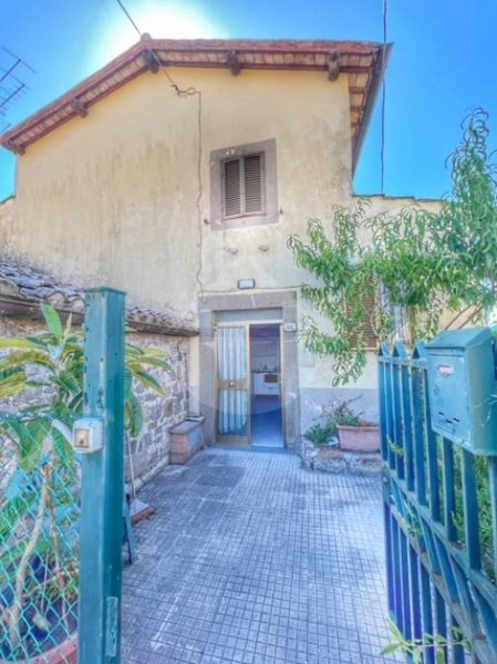 casa indipendente in vendita a Montefiascone